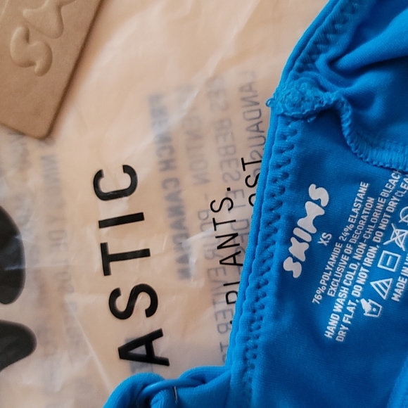 Skims Fits Everybody Triangle Bralette in Mykonos color Size XSmall  - Picture 5 of 7